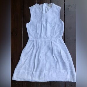 Gap White 100% cotton dress. size 0. Excellent Condition.